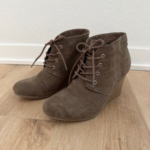 Arizona Jean Co Lawrence Brown Suede Ankle Boots, Size 9